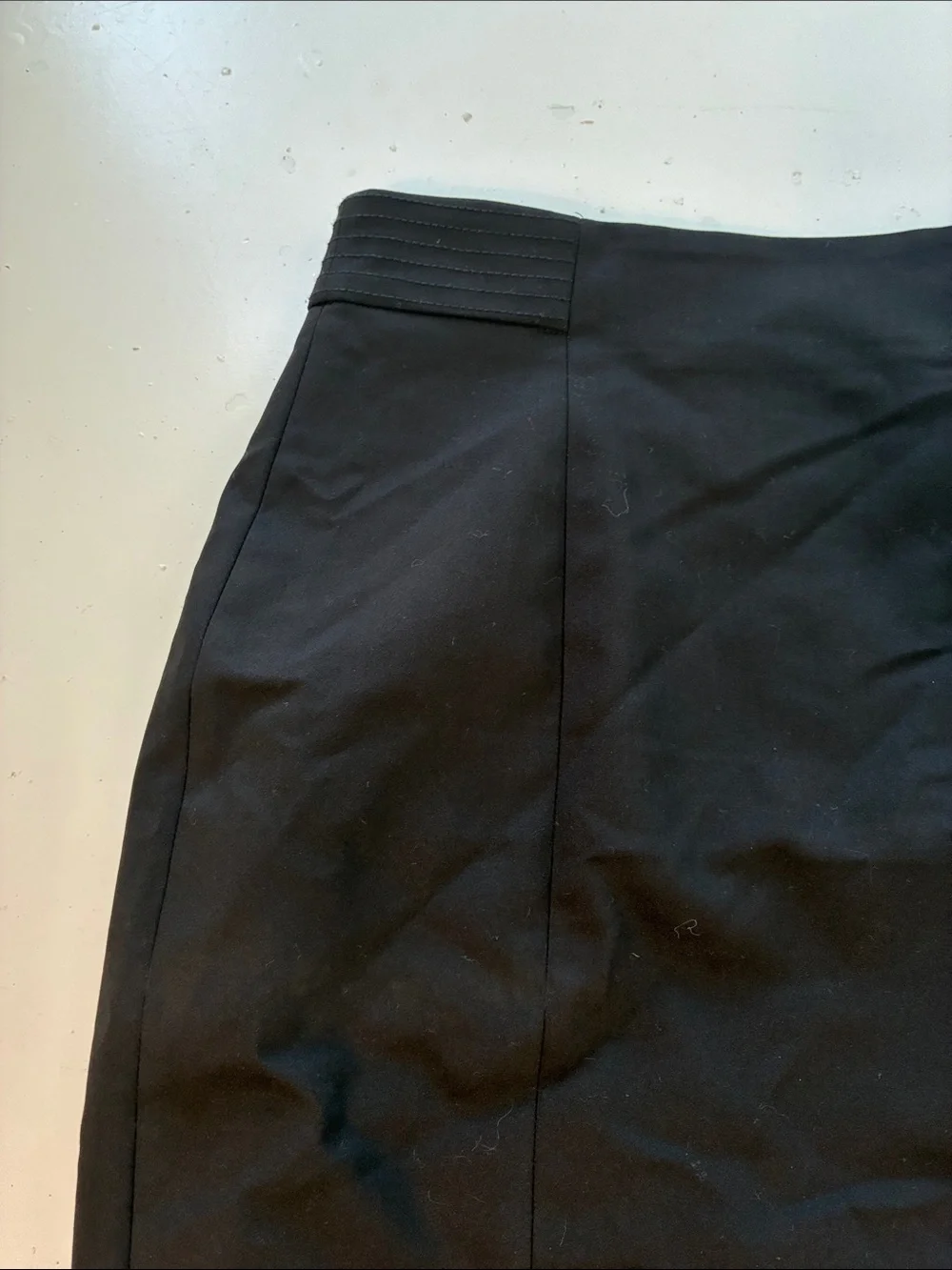 H&M Sz 2 Black Pencil Skirt with Back Zipper and Vent